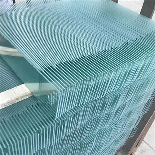 Fulla de vidre transparent de la palana