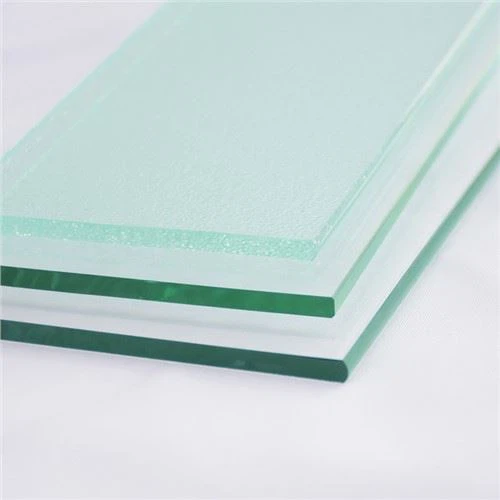 Persianes de vidre transparent